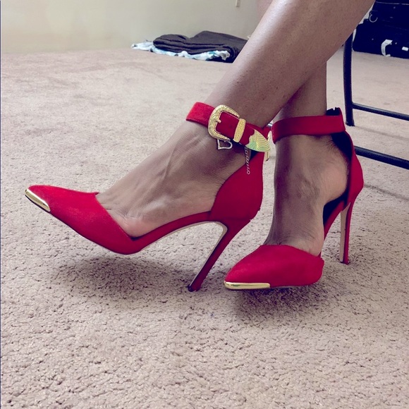 #  velvet red heals - Picture 3 of 6
